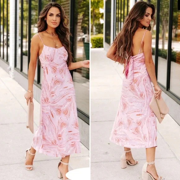 VICI COLLECTION  LUSH - SARAI SATIN MARBLE PRINT MIDI DRESS - PINK LILAC  // M